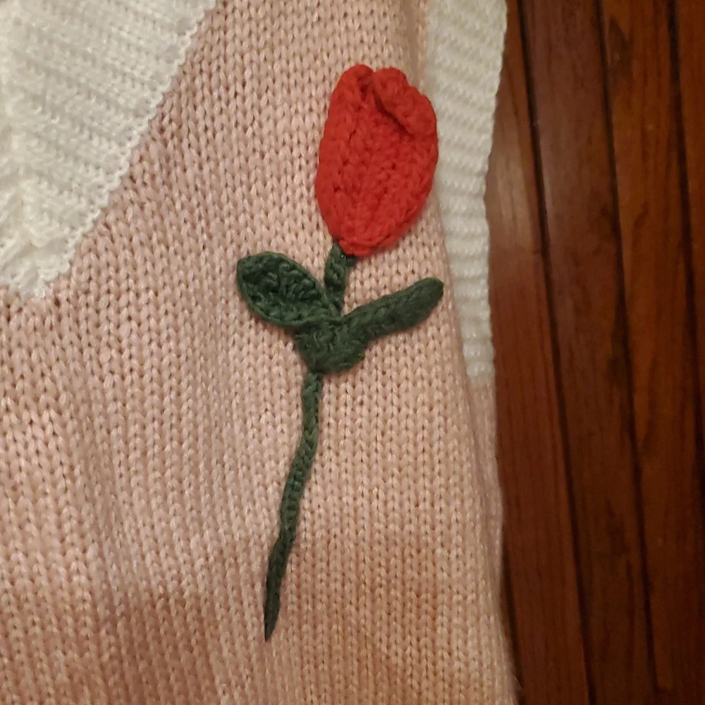 PINK RIPPLE SIZE XL Pink and White Sweater Vest with Rose Embroidery - Picture 2 of 10